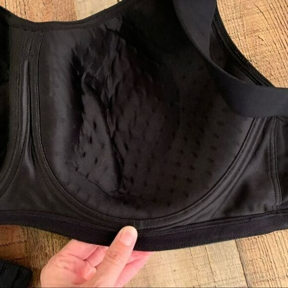 Livi active molded underwired adjustable bra - 40DD - Picture 6 of 8